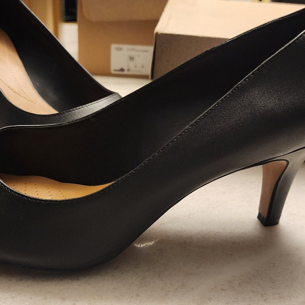 Clarks Brand New Pump Size 11
